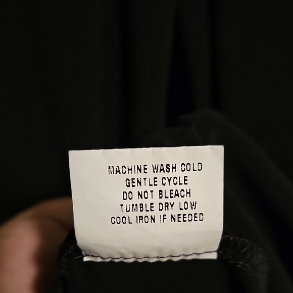 Elegant Black Long Sleeve Dress - Picture 5 of 8